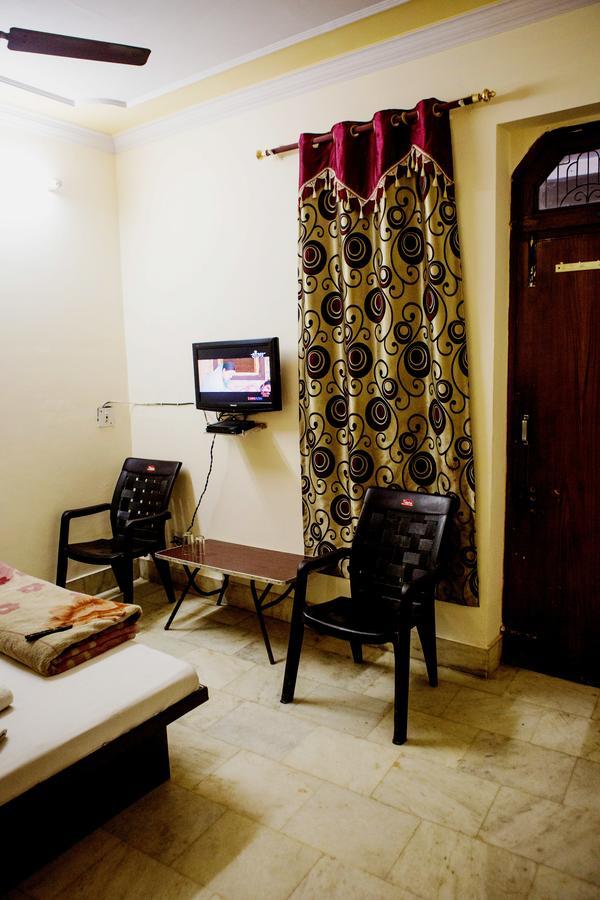 Hotel Venus International New Delhi Exterior photo