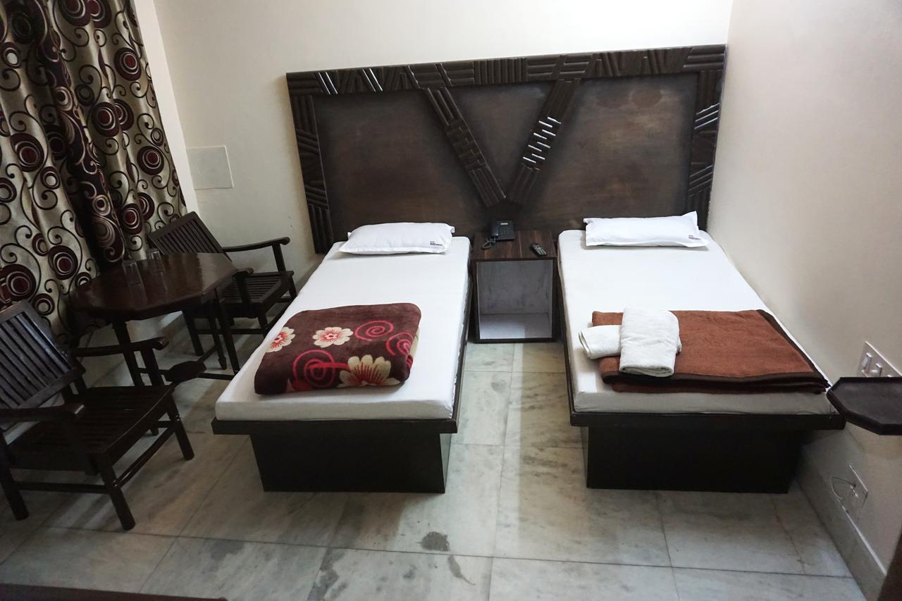 Hotel Venus International New Delhi Exterior photo